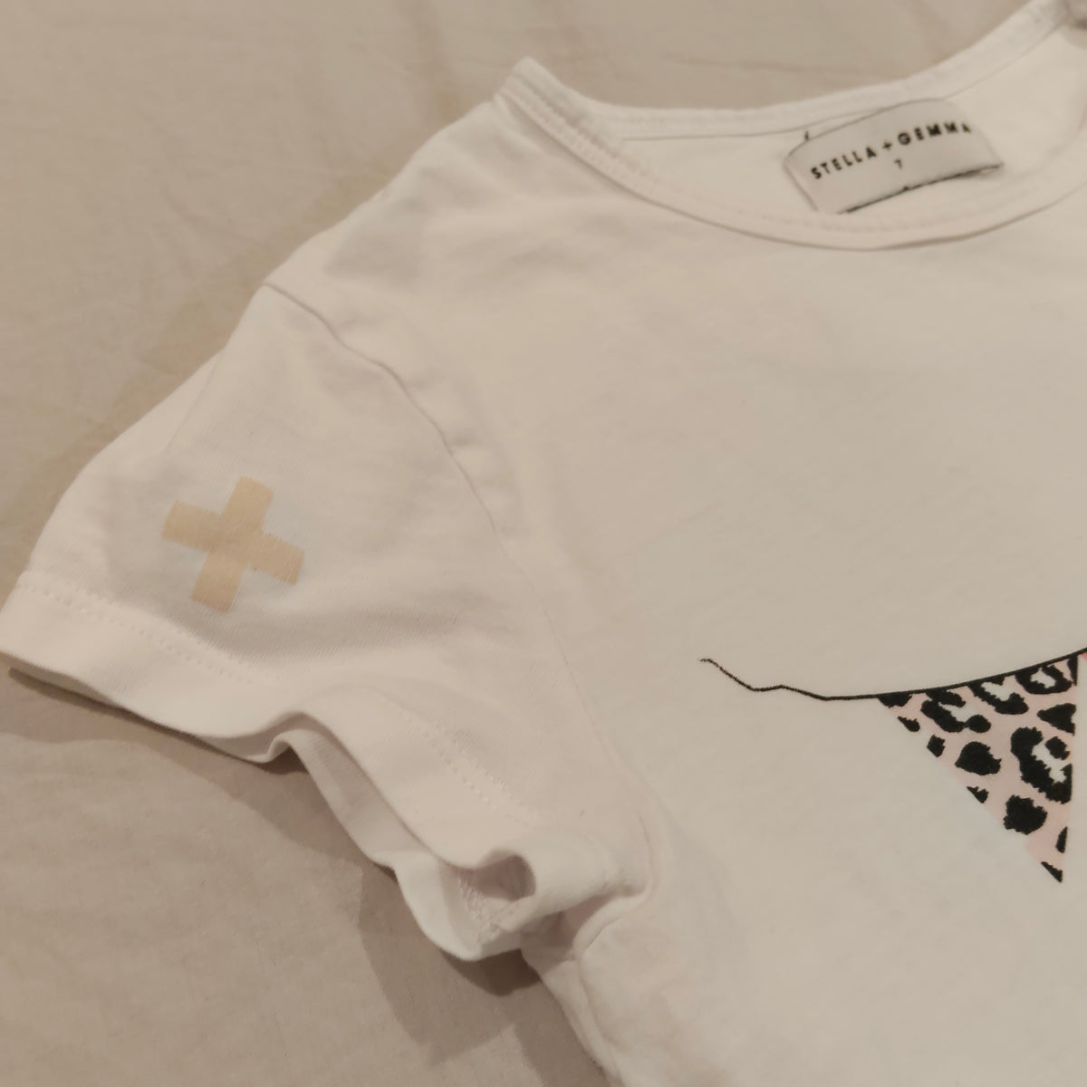 STELLA + GEMMA White Top Short Sleeve Size 7 Girls