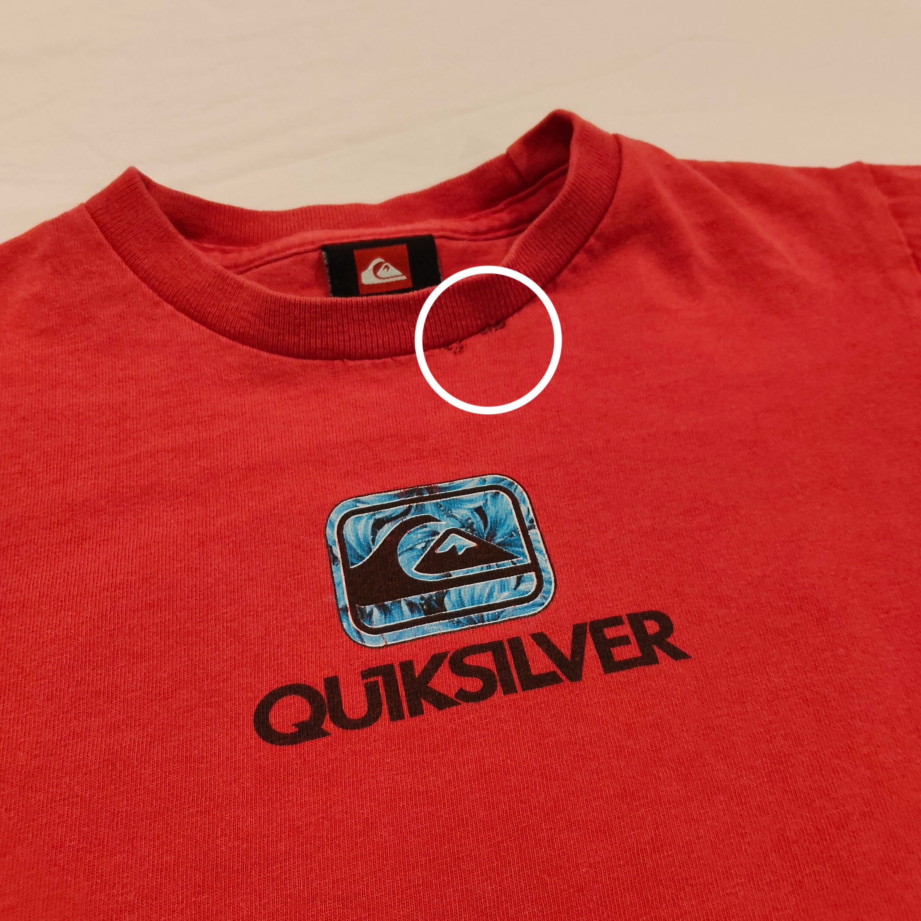 QUIKSILVER tee size 4 boys Red short sleeve