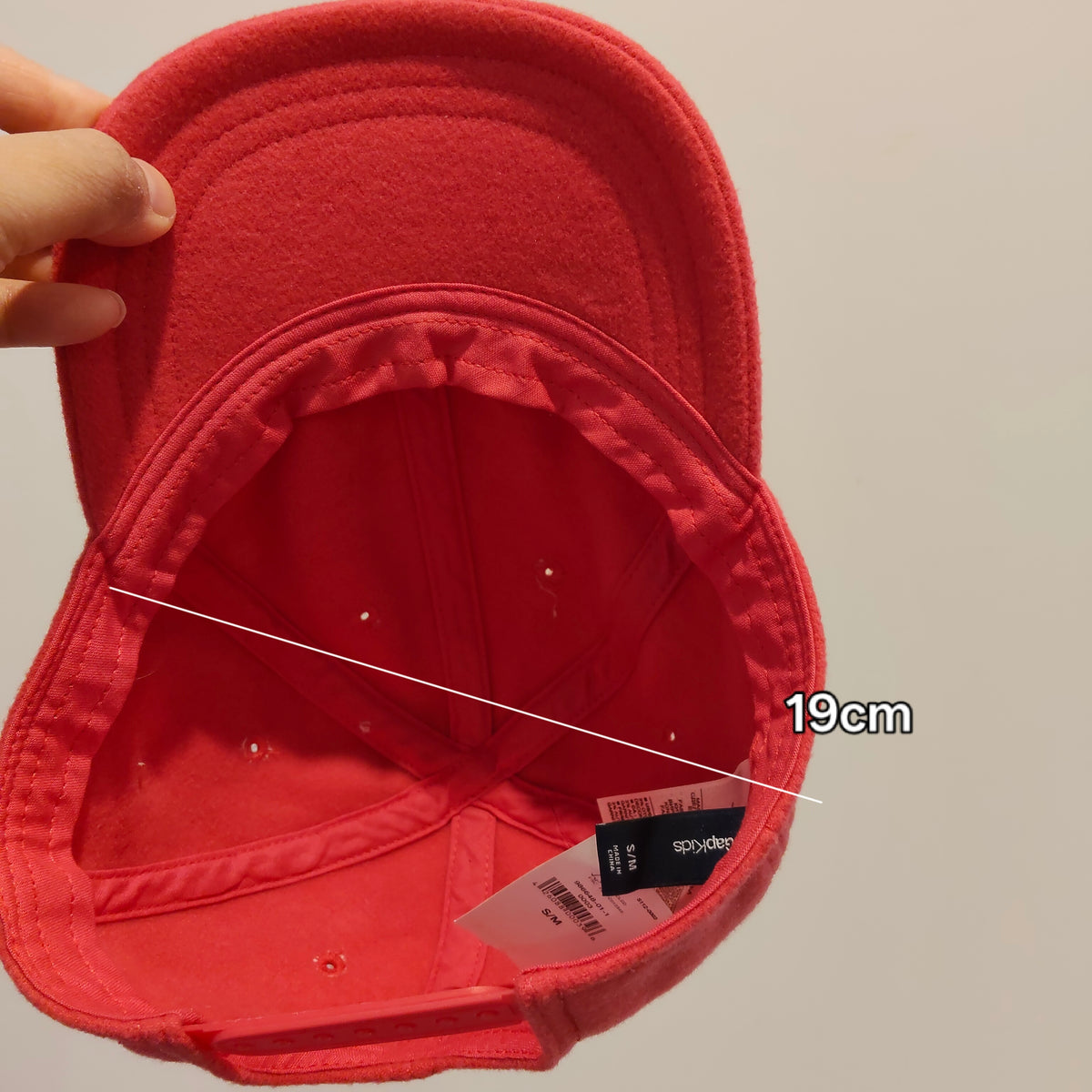 GAP red pom-pom hat Size 4-8Yrs Girls