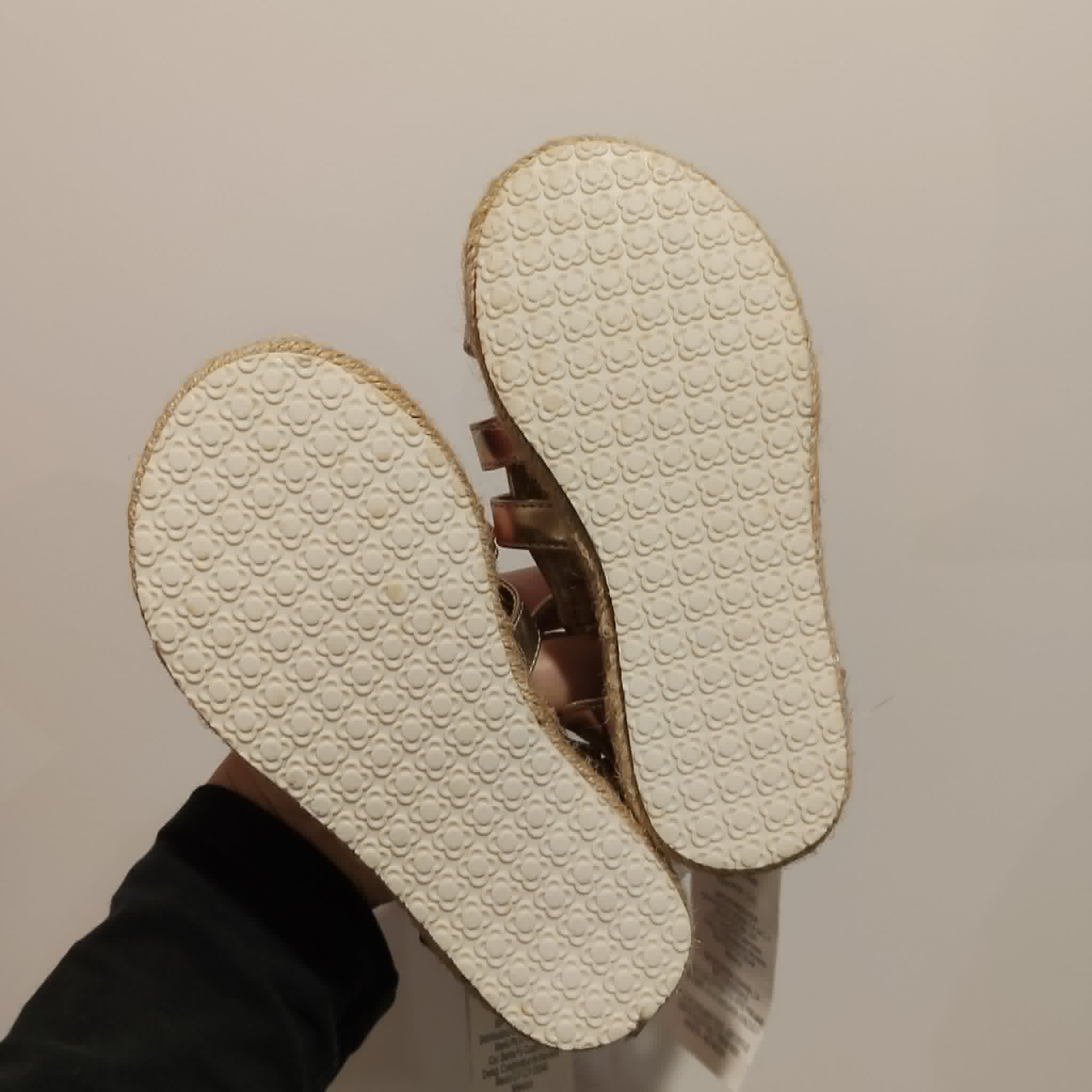 New PUMPKIN PATCH gold sandals size 9 girls