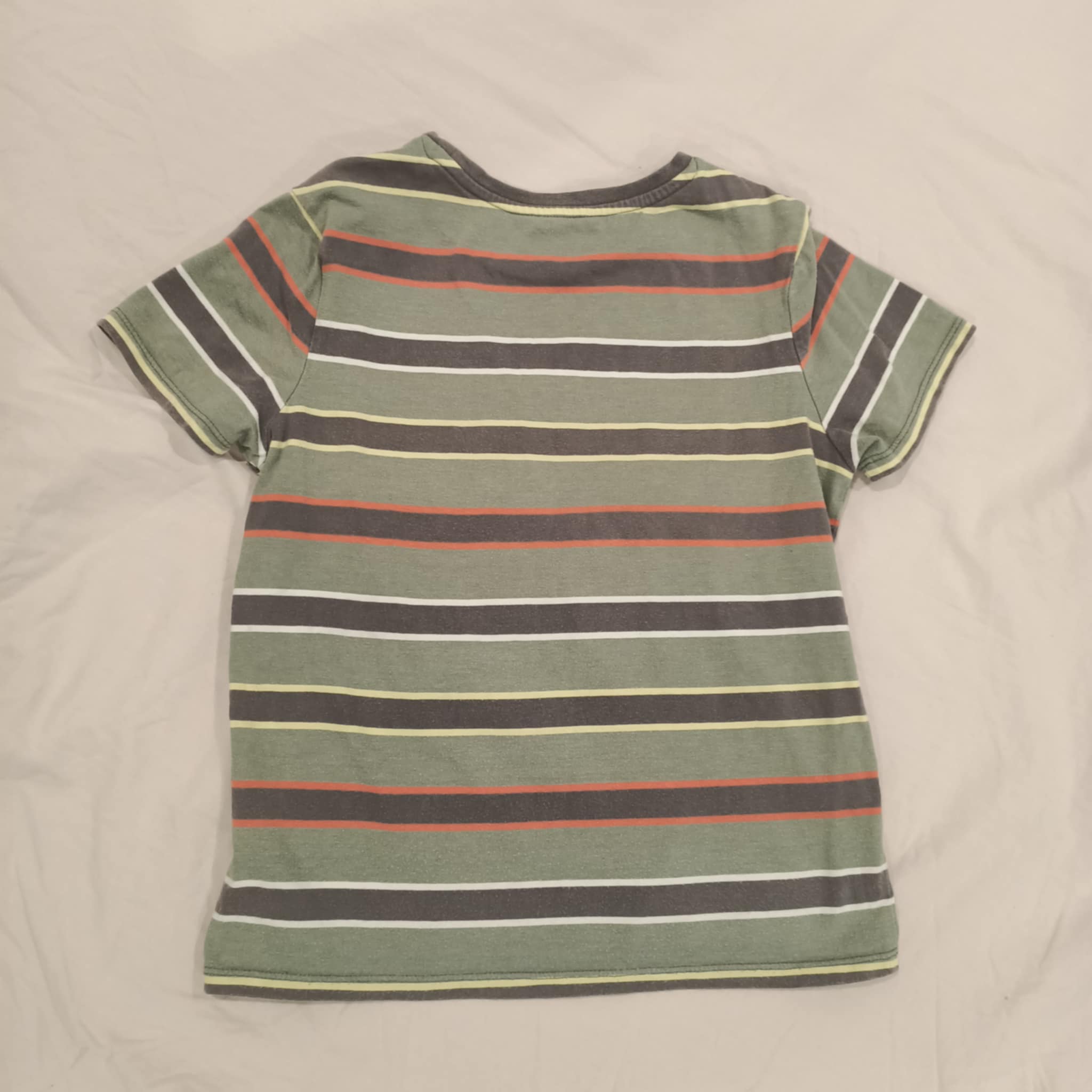 NO ISSUE tee size 8 short sleeve stripes