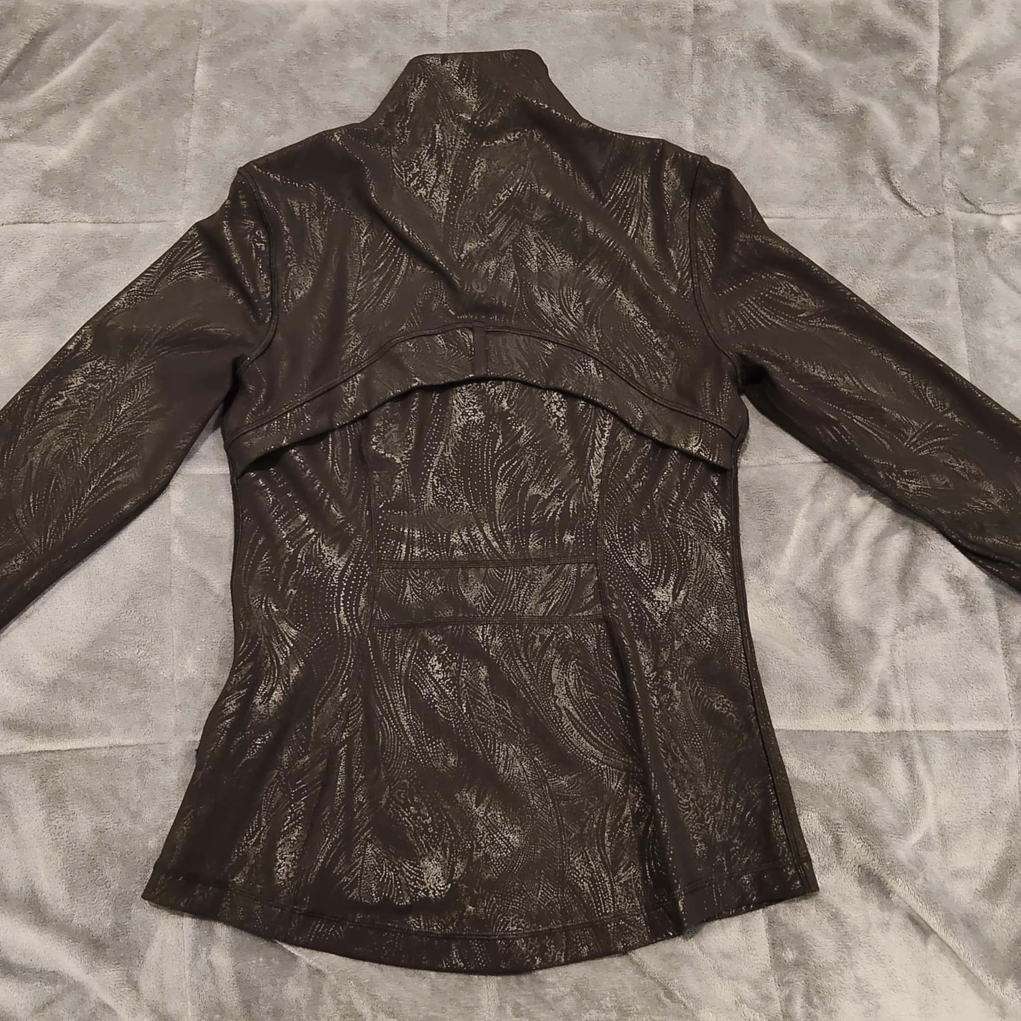 LULULEMON Defined Jacket Shine size 8 Lulu (size 12 NZ)