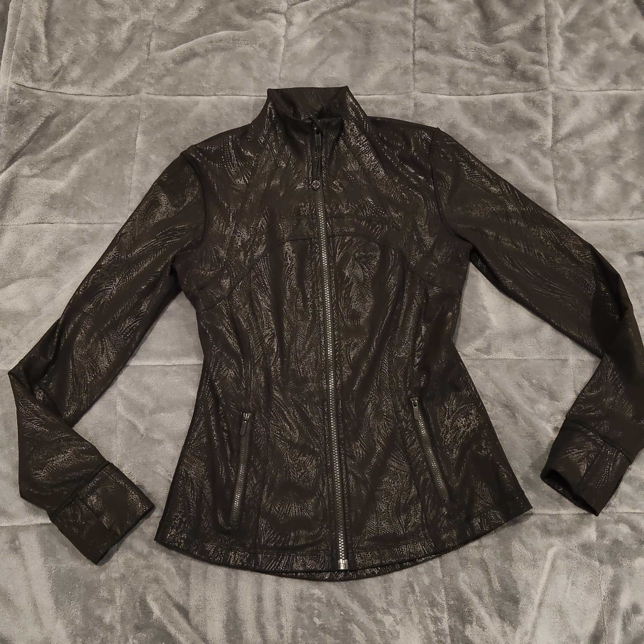 LULULEMON Defined Jacket Shine size 8 Lulu (size 12 NZ)