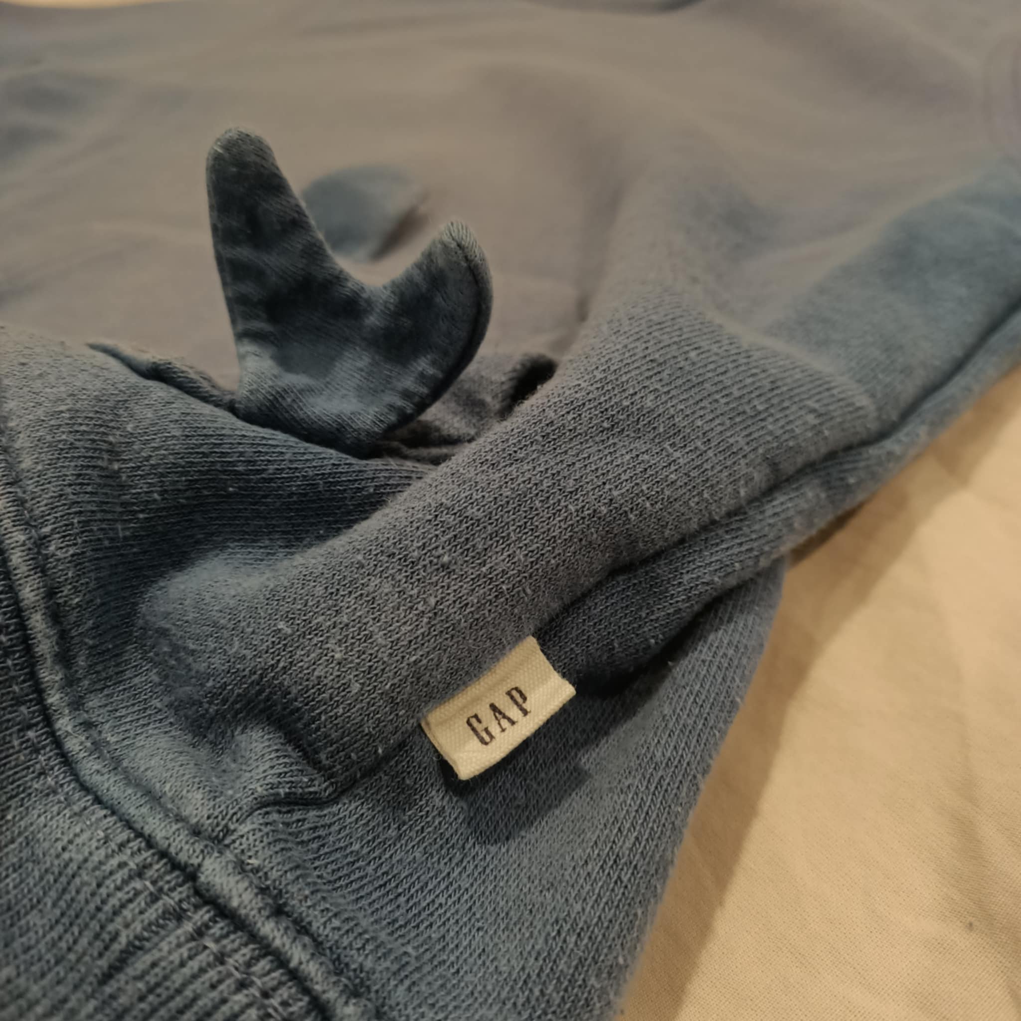 GAP jumper size 5 boys dark blue Shark