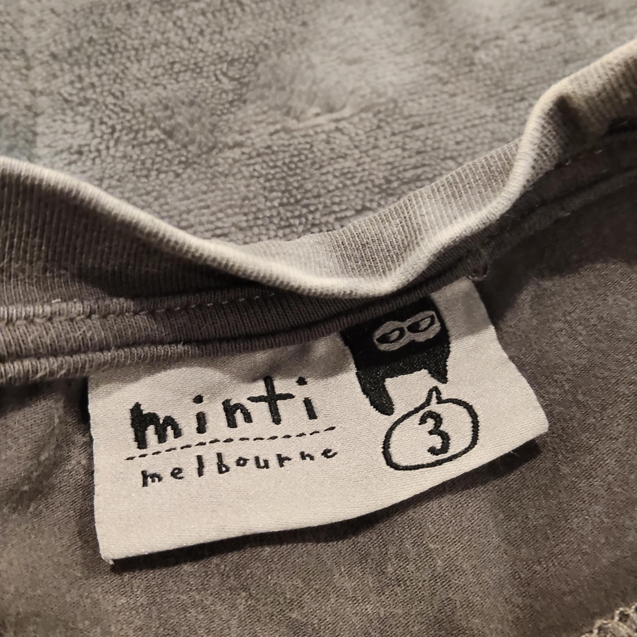MINTI top size 3 boys long sleeve washed look Skating Panda