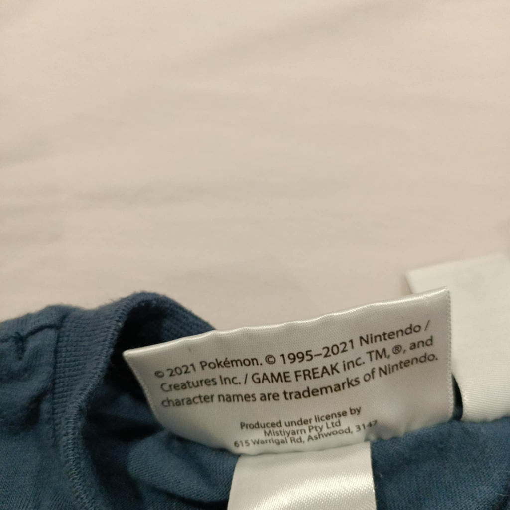 POKEMON Pikachu tee size 5 boys navy