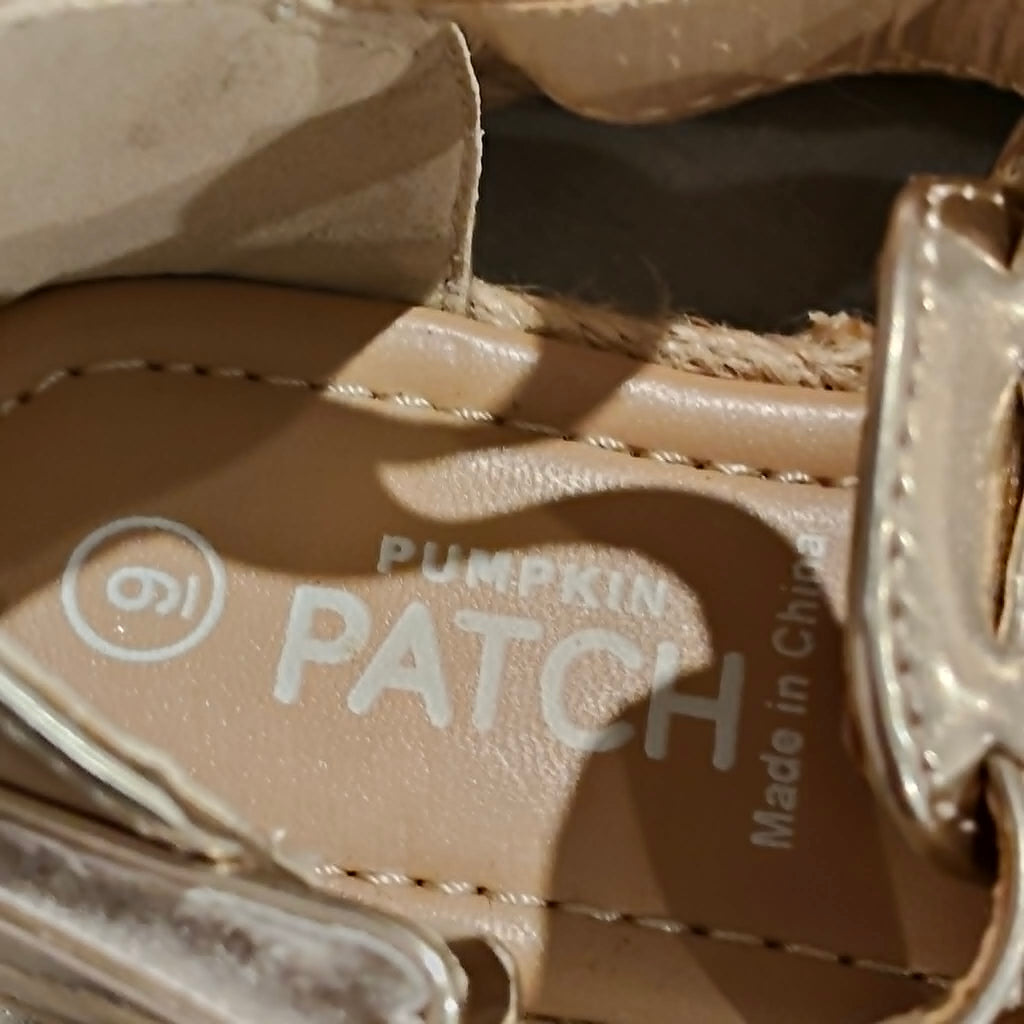 New PUMPKIN PATCH gold sandals size 9 girls