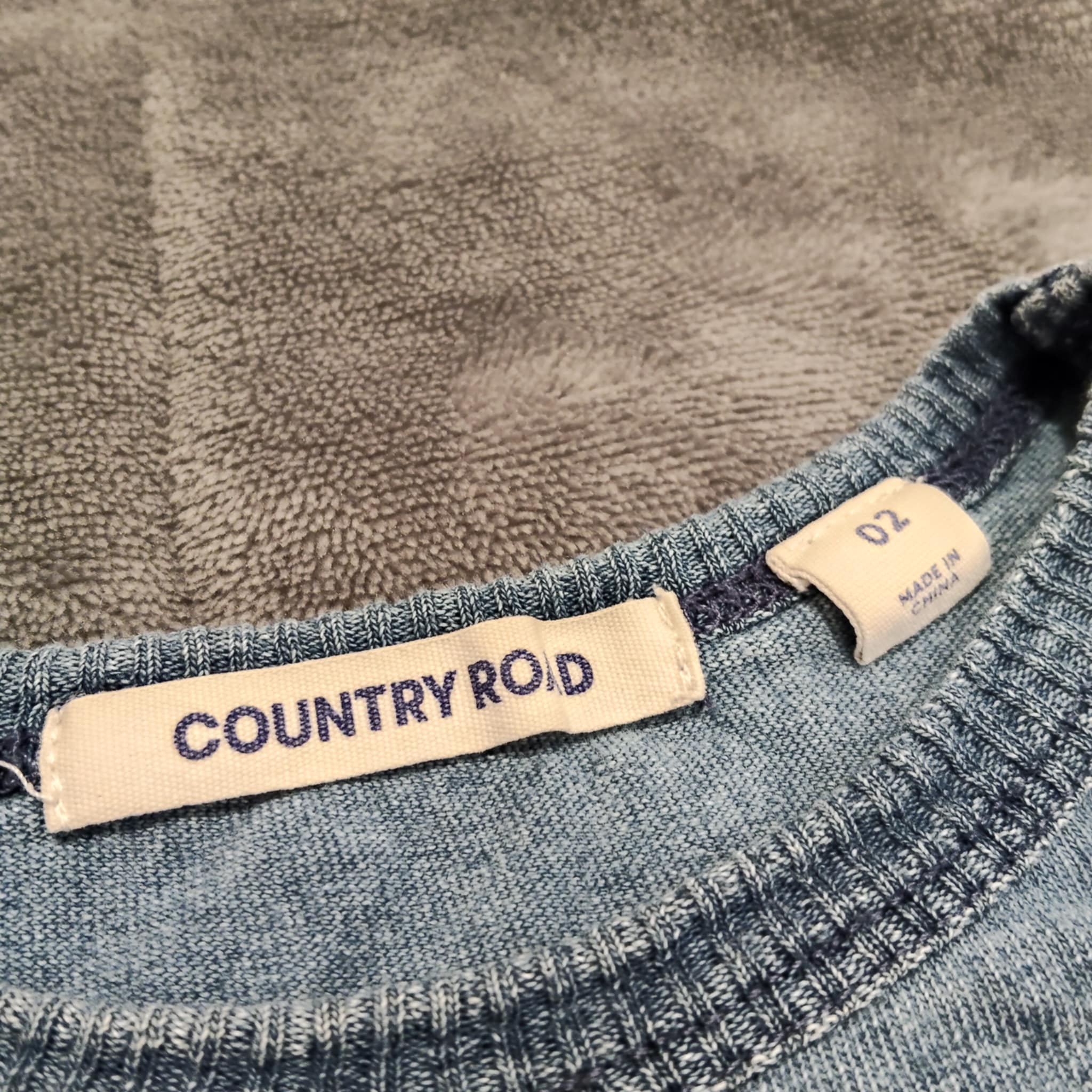 COUNTRY ROAD top size 2 long sleeve RAD