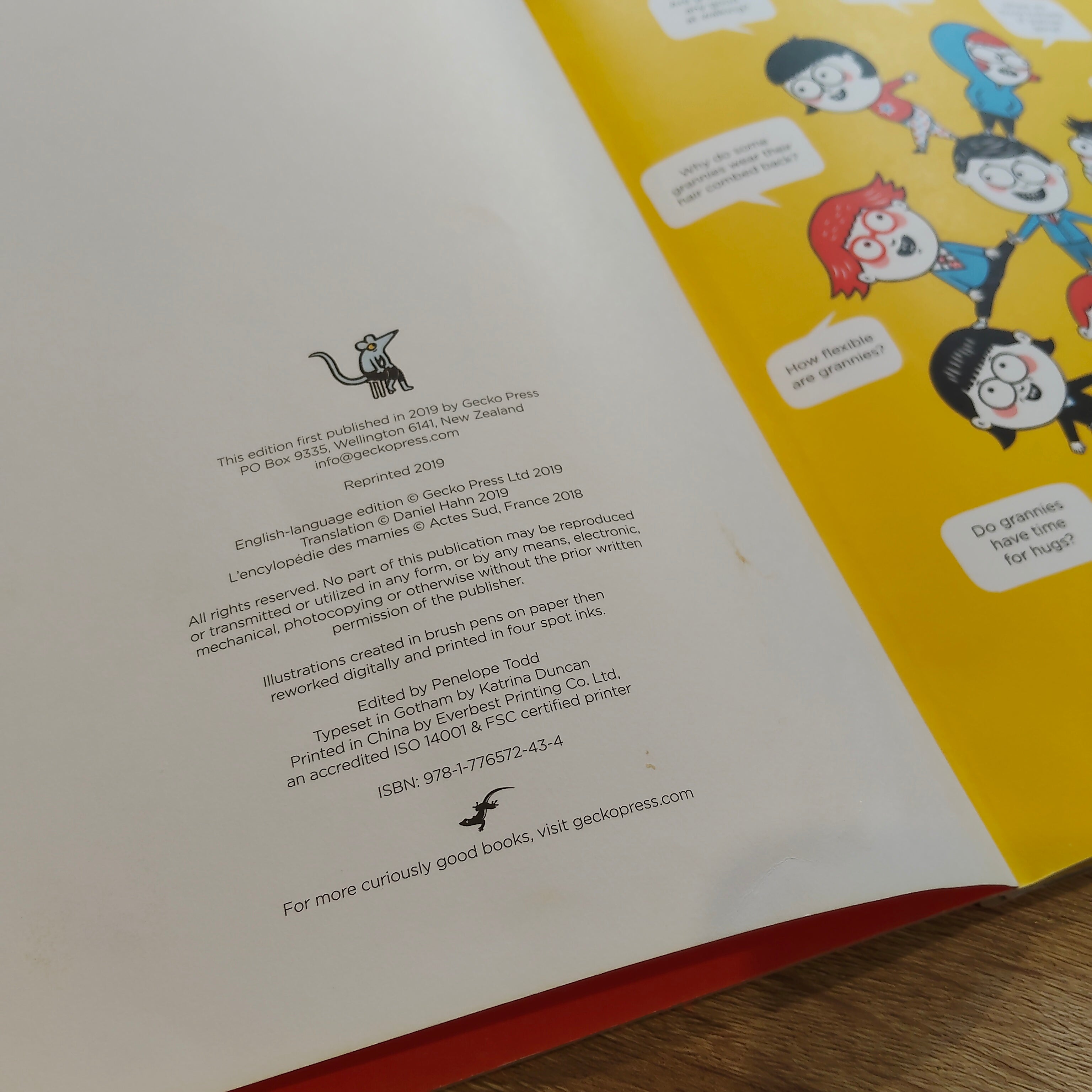 Encyclopedia Of Grannies Book
by Éric Veillé (illustrator)